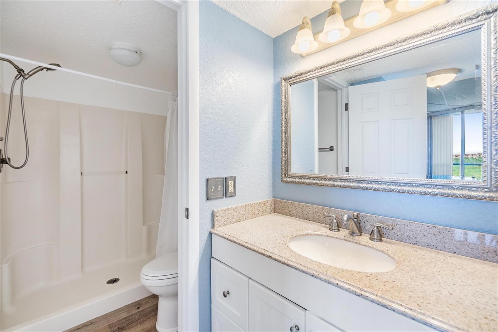 Image 6 of 16 For 900 Cove Cay Drive 4b