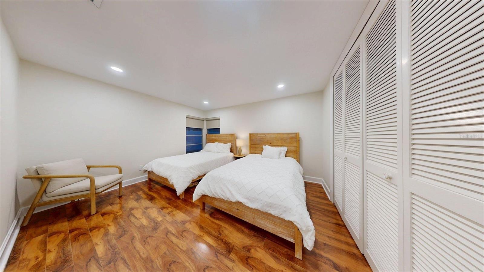 Image 36 of 47 For 14424 Neptune Road