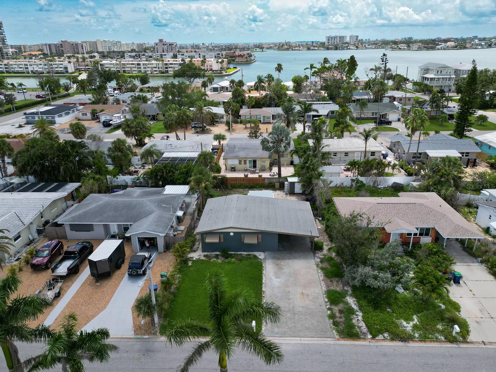 Image 2 of 53 For 1431 Island Drive S