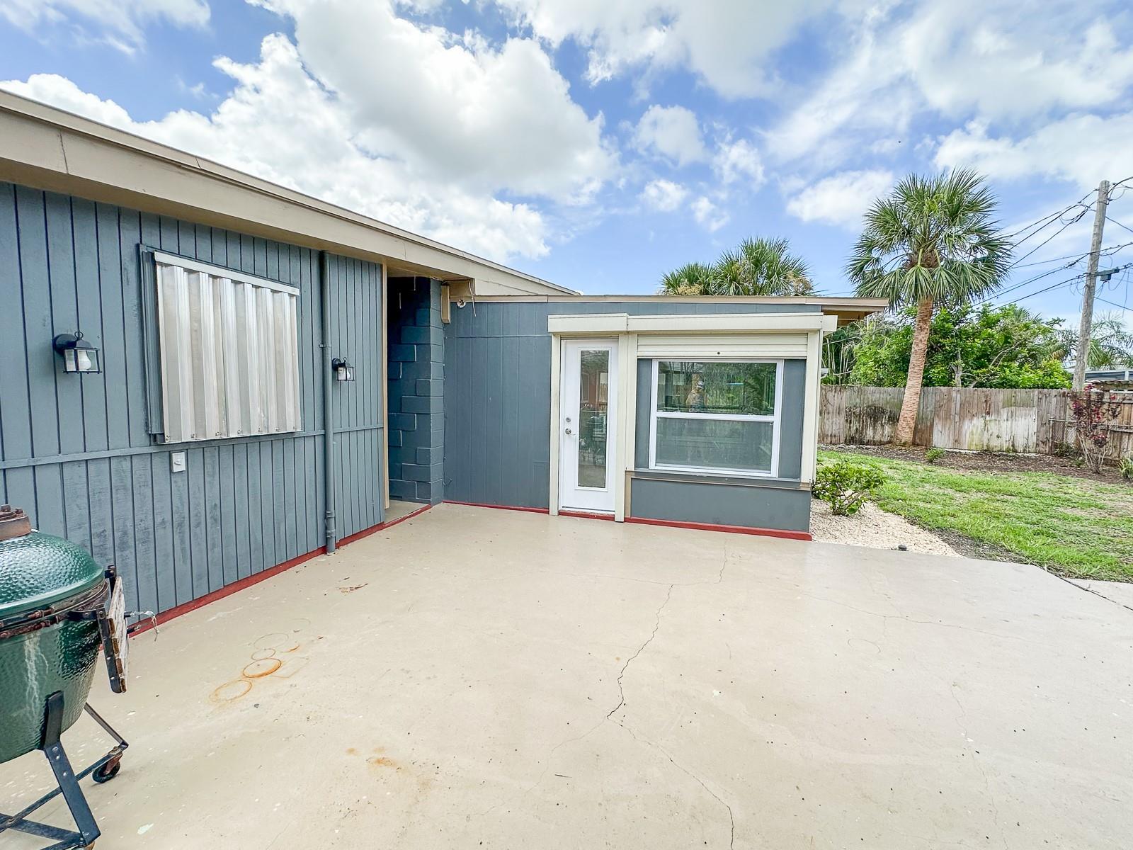 Image 21 of 53 For 1431 Island Drive S