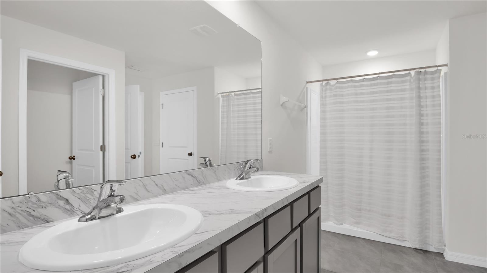 Image 20 of 25 For 16545 Mosaic Oar Drive
