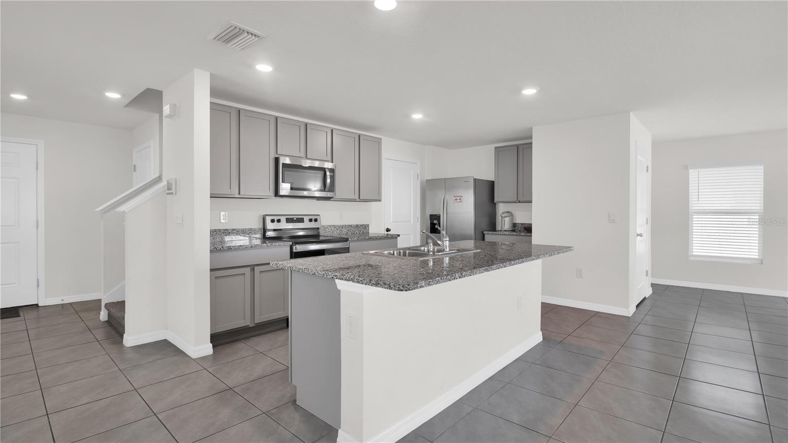 Image 9 of 25 For 16545 Mosaic Oar Drive