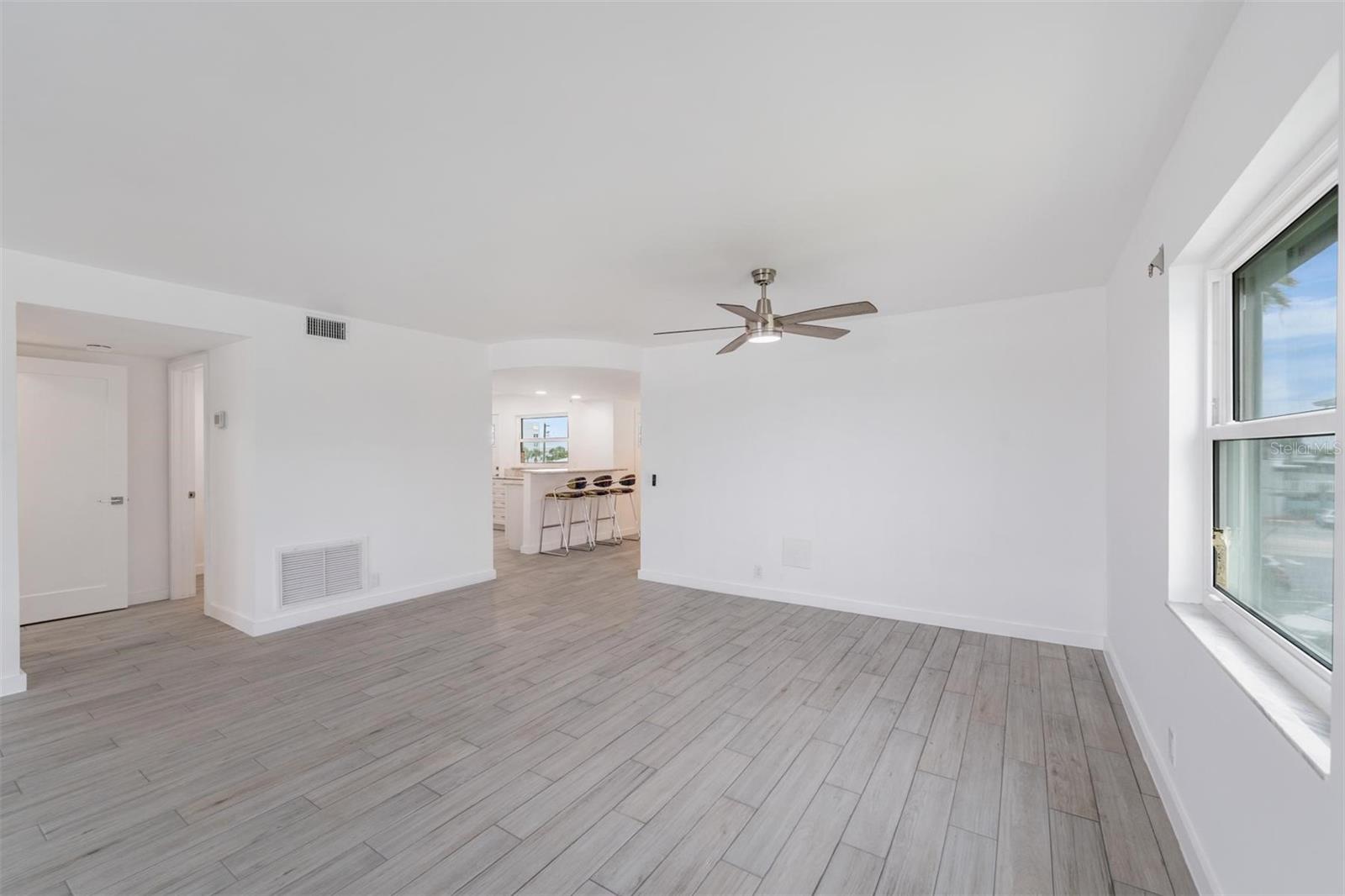 Image 10 of 30 For 1847 Shore Drive S 301