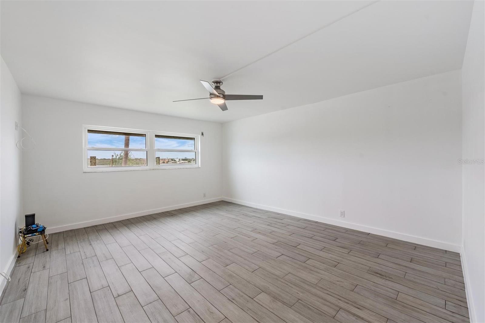 Image 16 of 30 For 1847 Shore Drive S 301