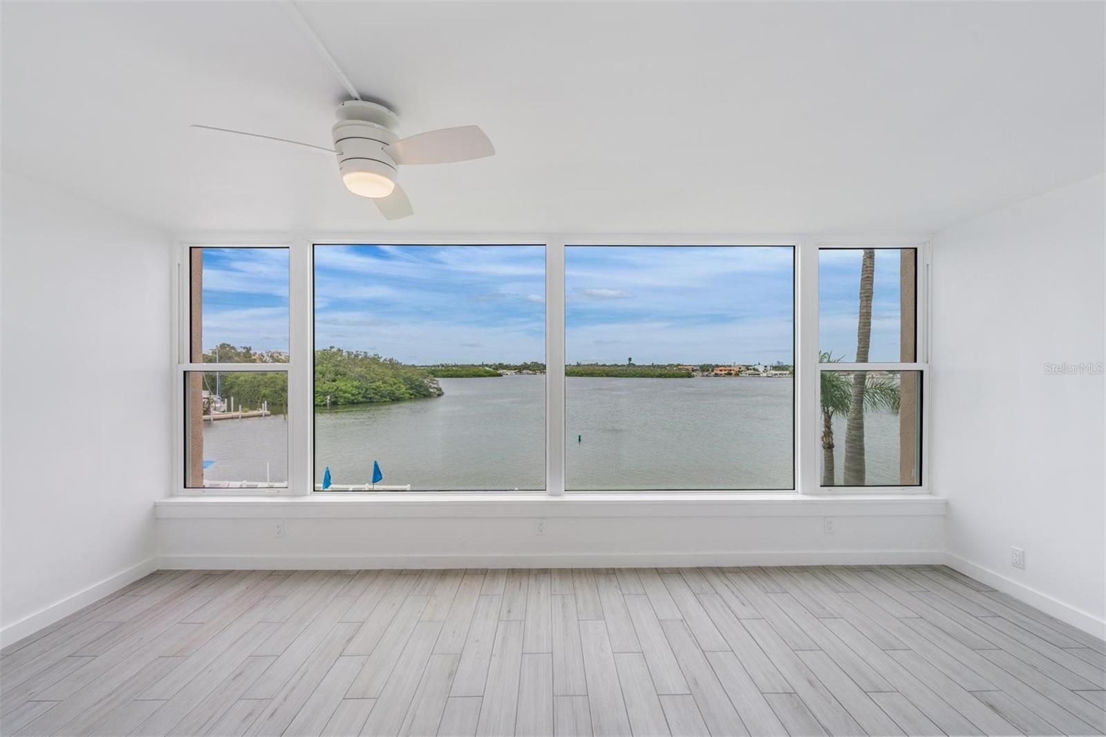 Image 3 of 30 For 1847 Shore Drive S 301