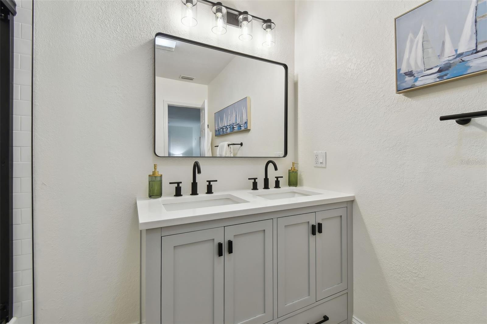 Image 15 of 50 For 2126 7th Avenue N