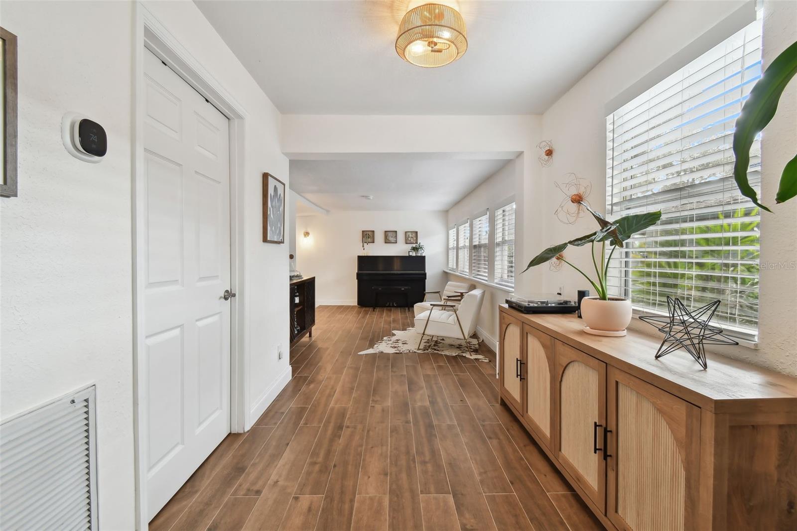 Image 17 of 50 For 2126 7th Avenue N