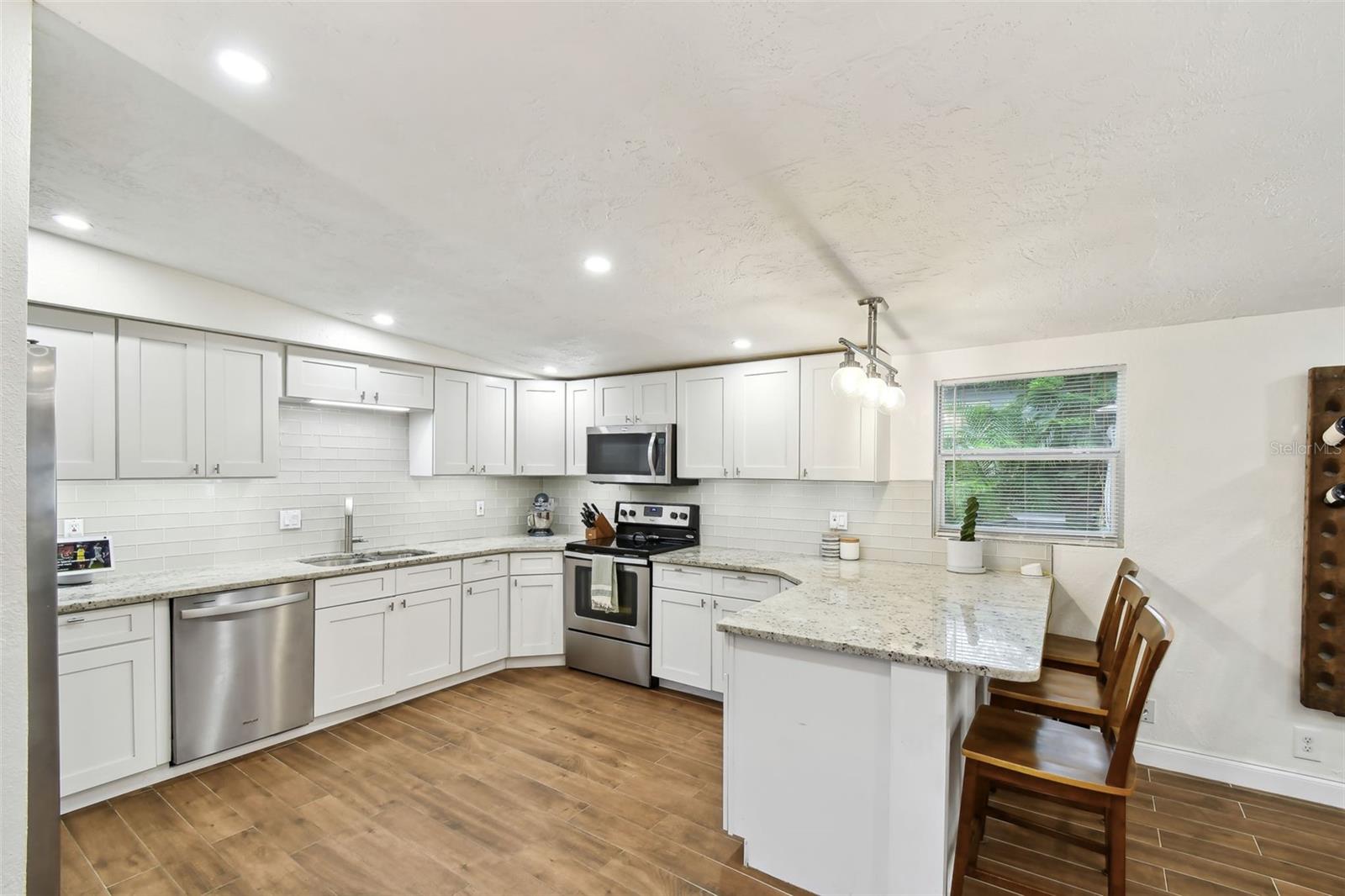 Image 23 of 50 For 2126 7th Avenue N