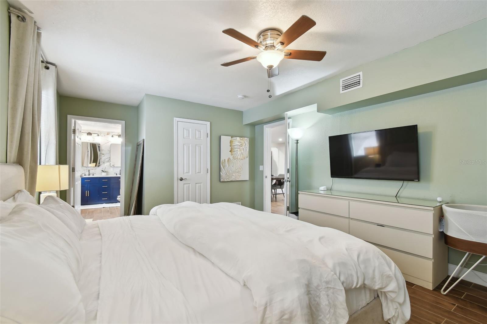 Image 32 of 50 For 2126 7th Avenue N
