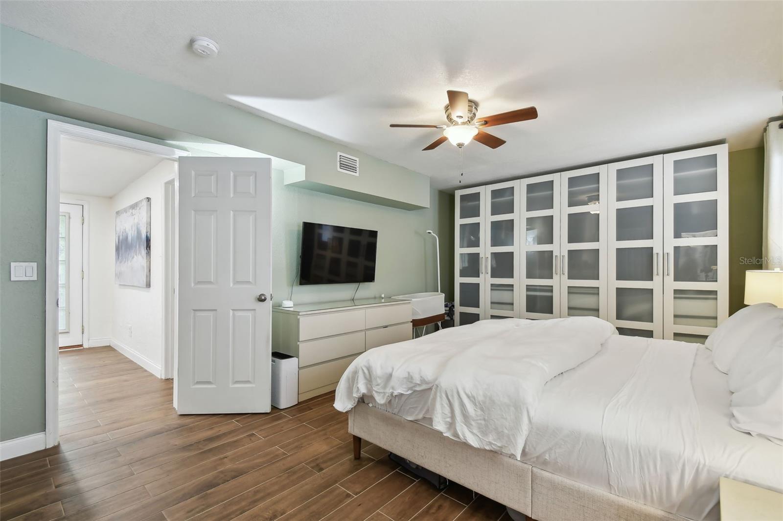 Image 33 of 50 For 2126 7th Avenue N