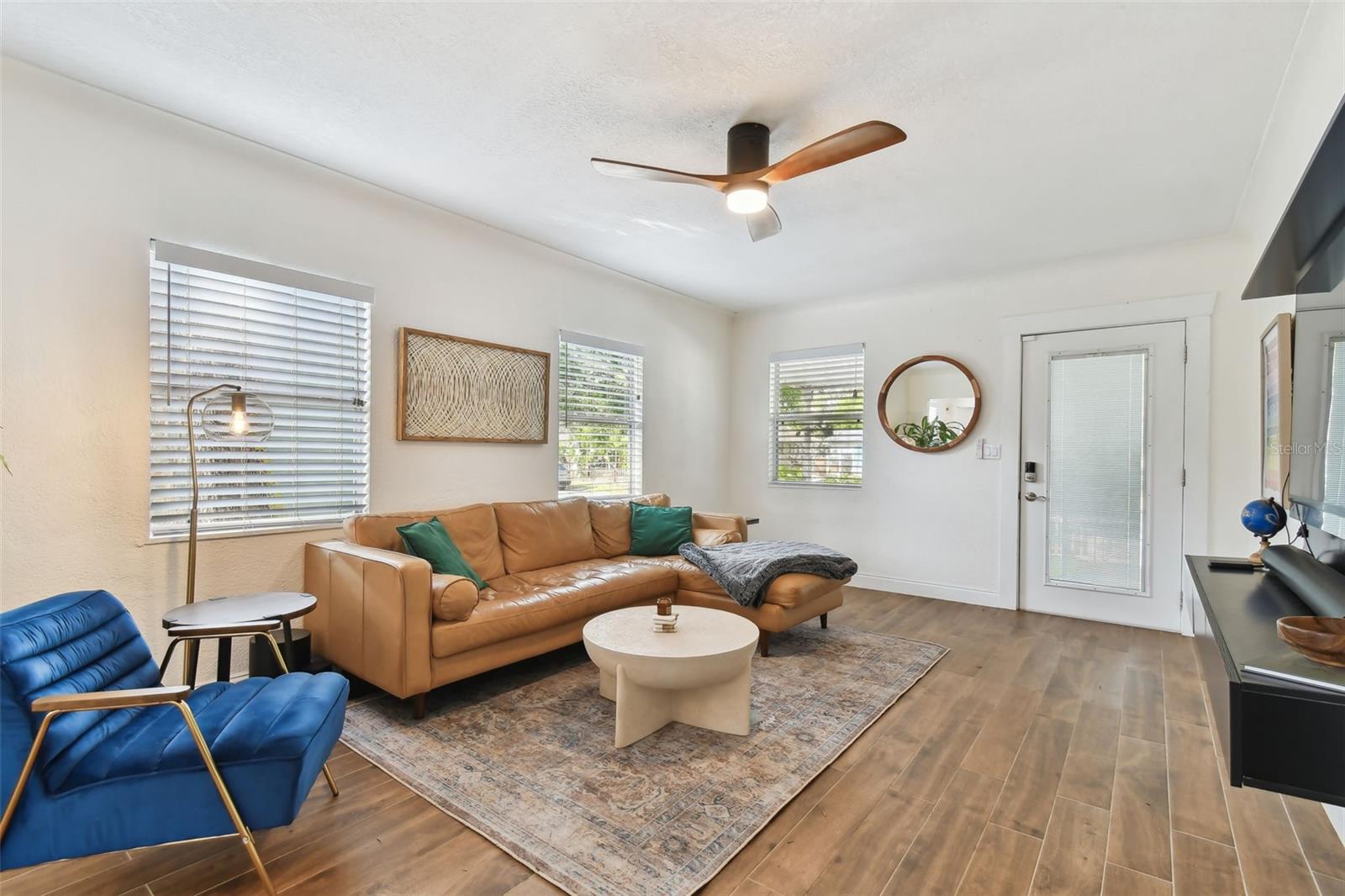 Image 9 of 50 For 2126 7th Avenue N