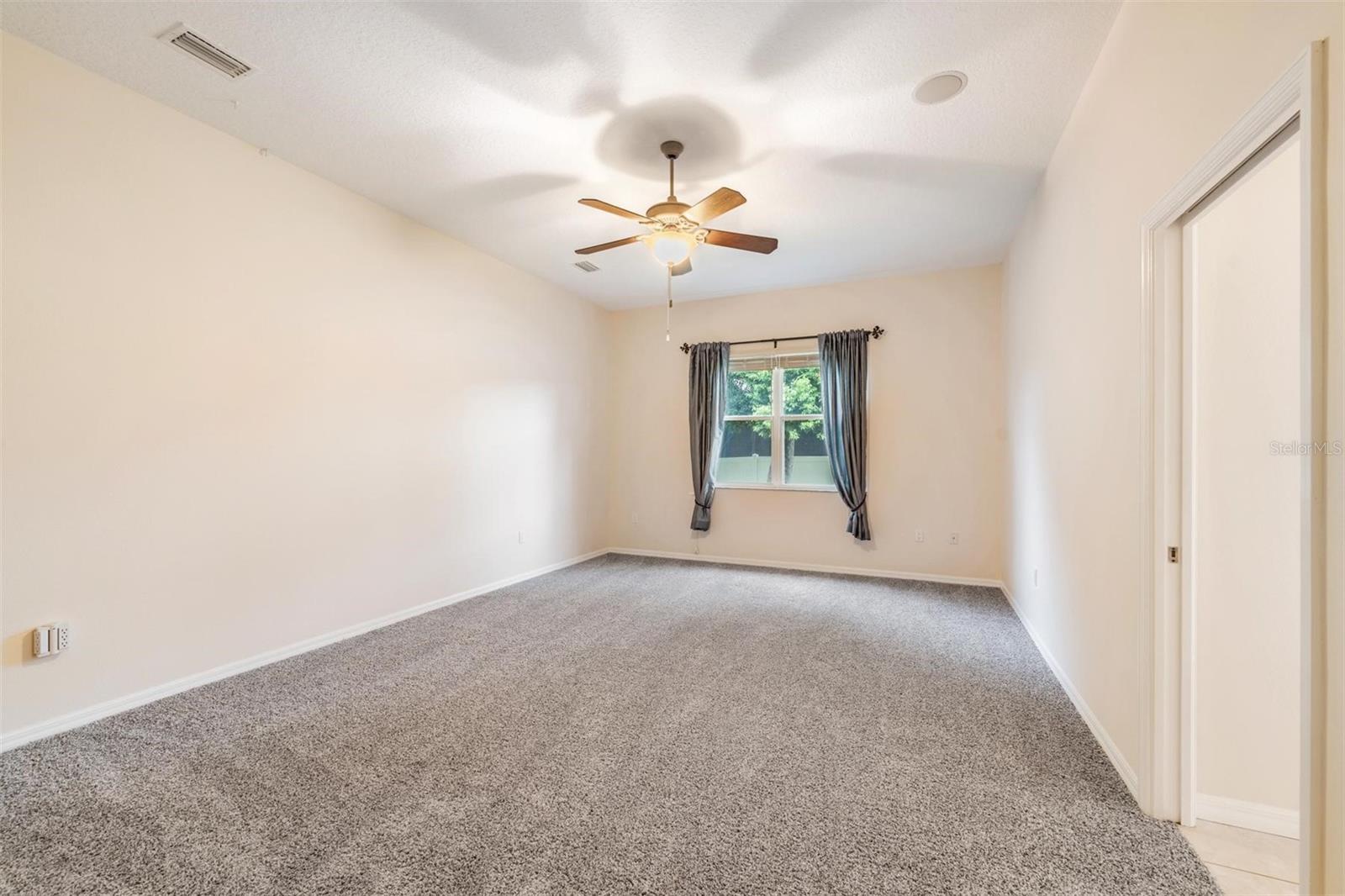 Image 21 of 38 For 117 Camelot Ridge Drive