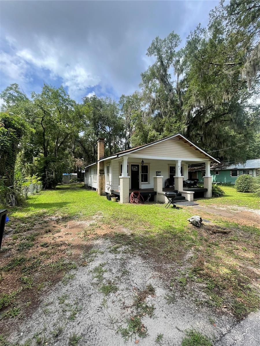 Image 3 of 27 For 903 6th Avenue