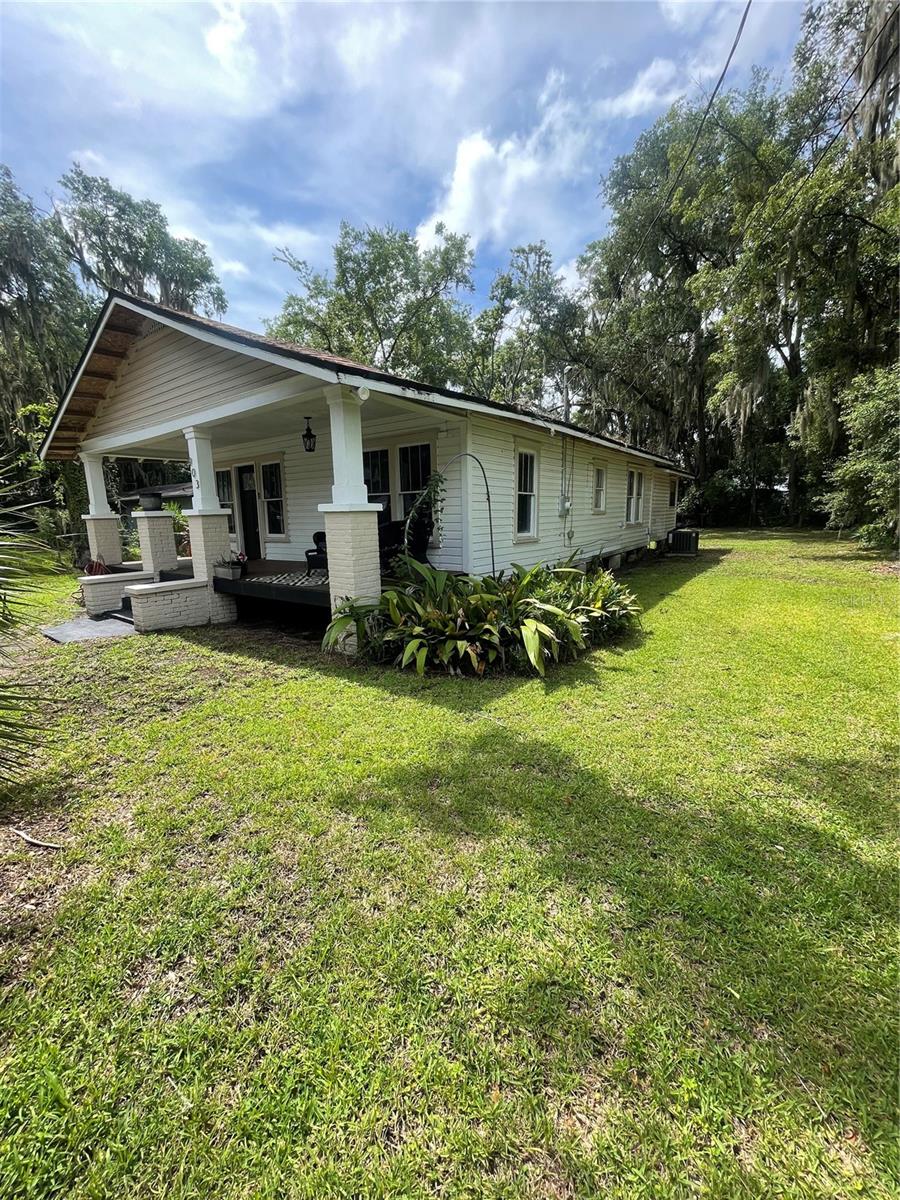 Image 4 of 27 For 903 6th Avenue