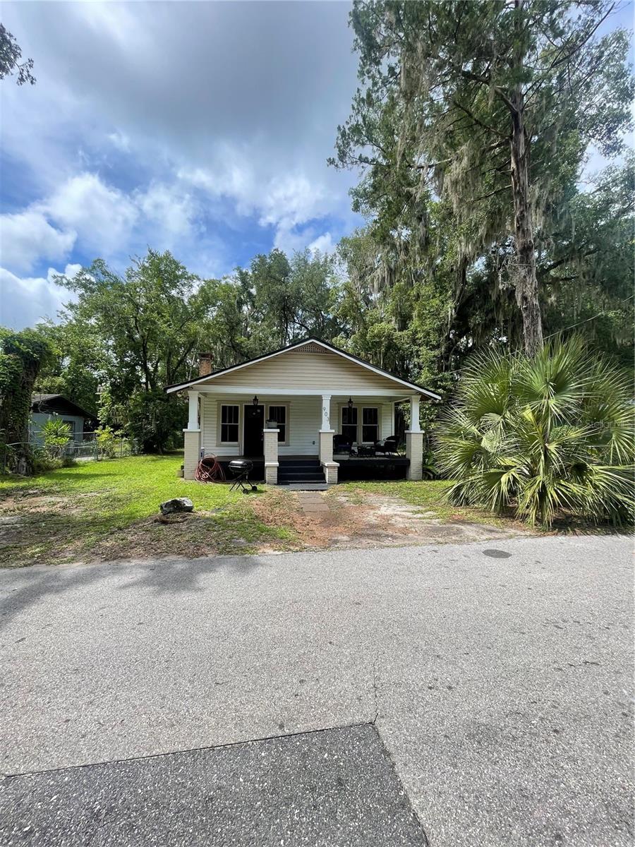 Image 6 of 27 For 903 6th Avenue