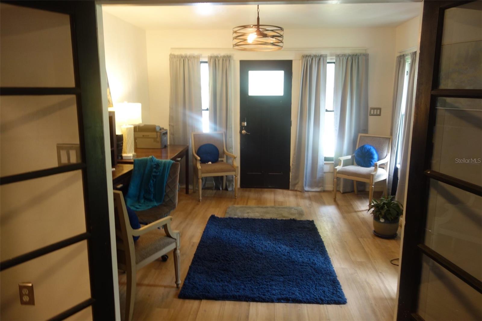 Image 7 of 27 For 903 6th Avenue