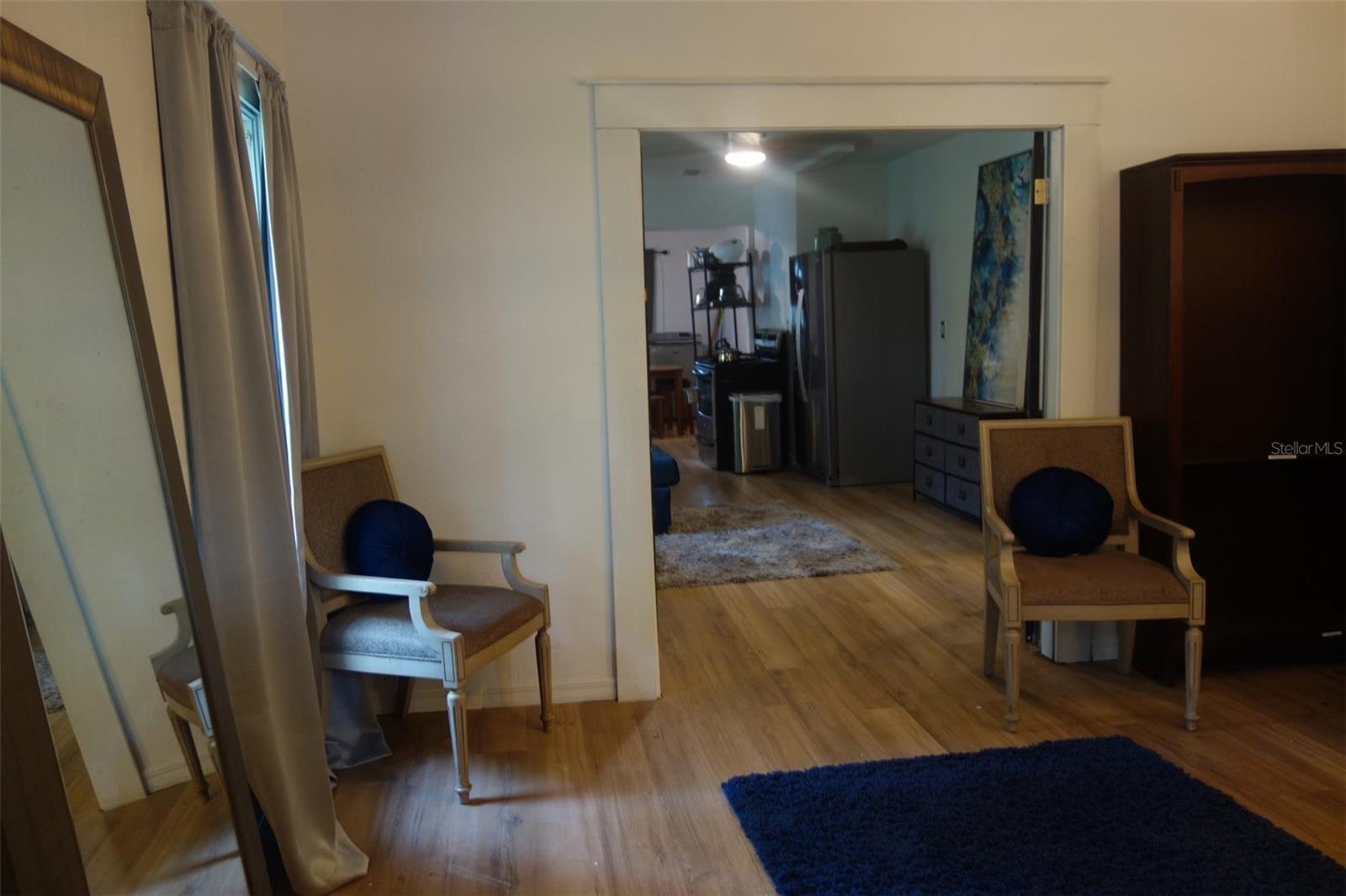 Image 8 of 27 For 903 6th Avenue