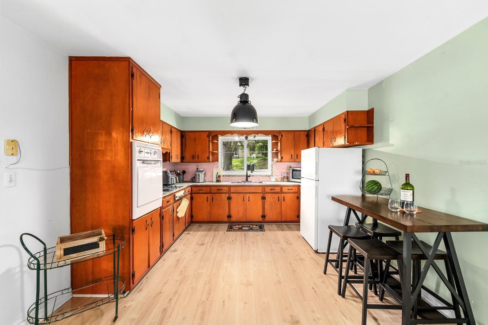 Image 11 of 29 For 10831 Highview Drive