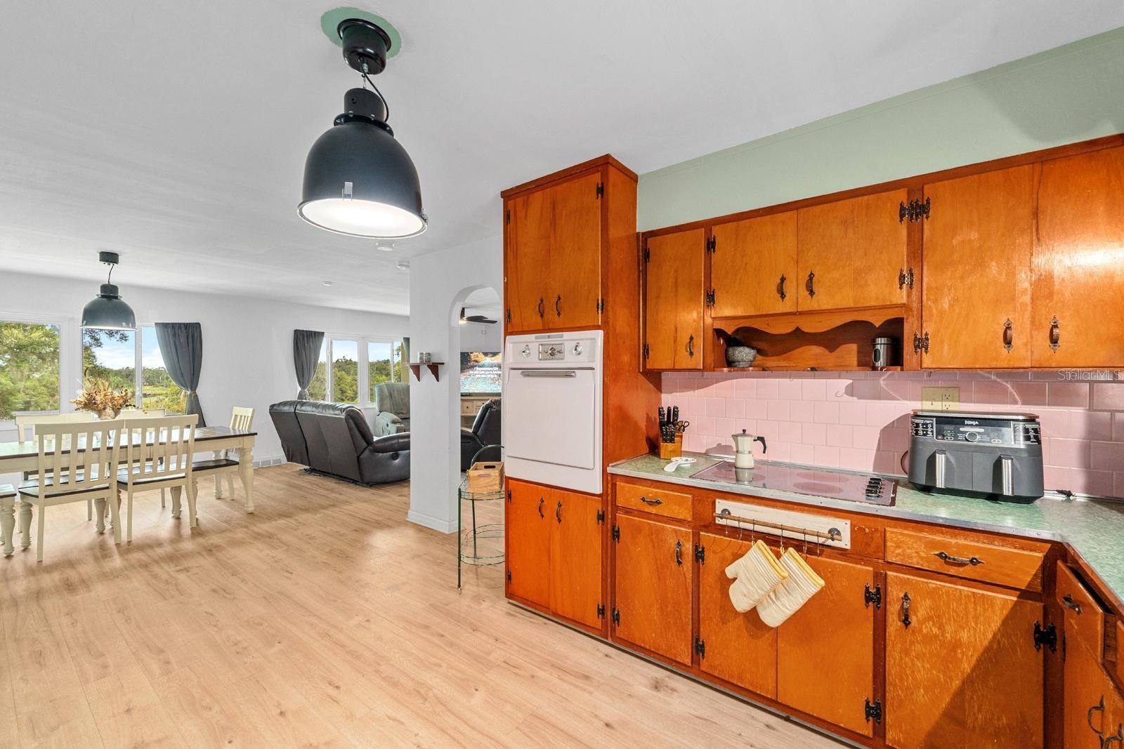 Image 12 of 29 For 10831 Highview Drive