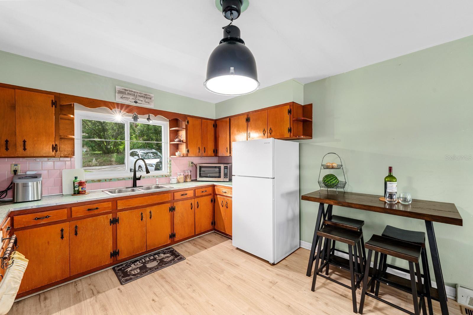 Image 13 of 29 For 10831 Highview Drive