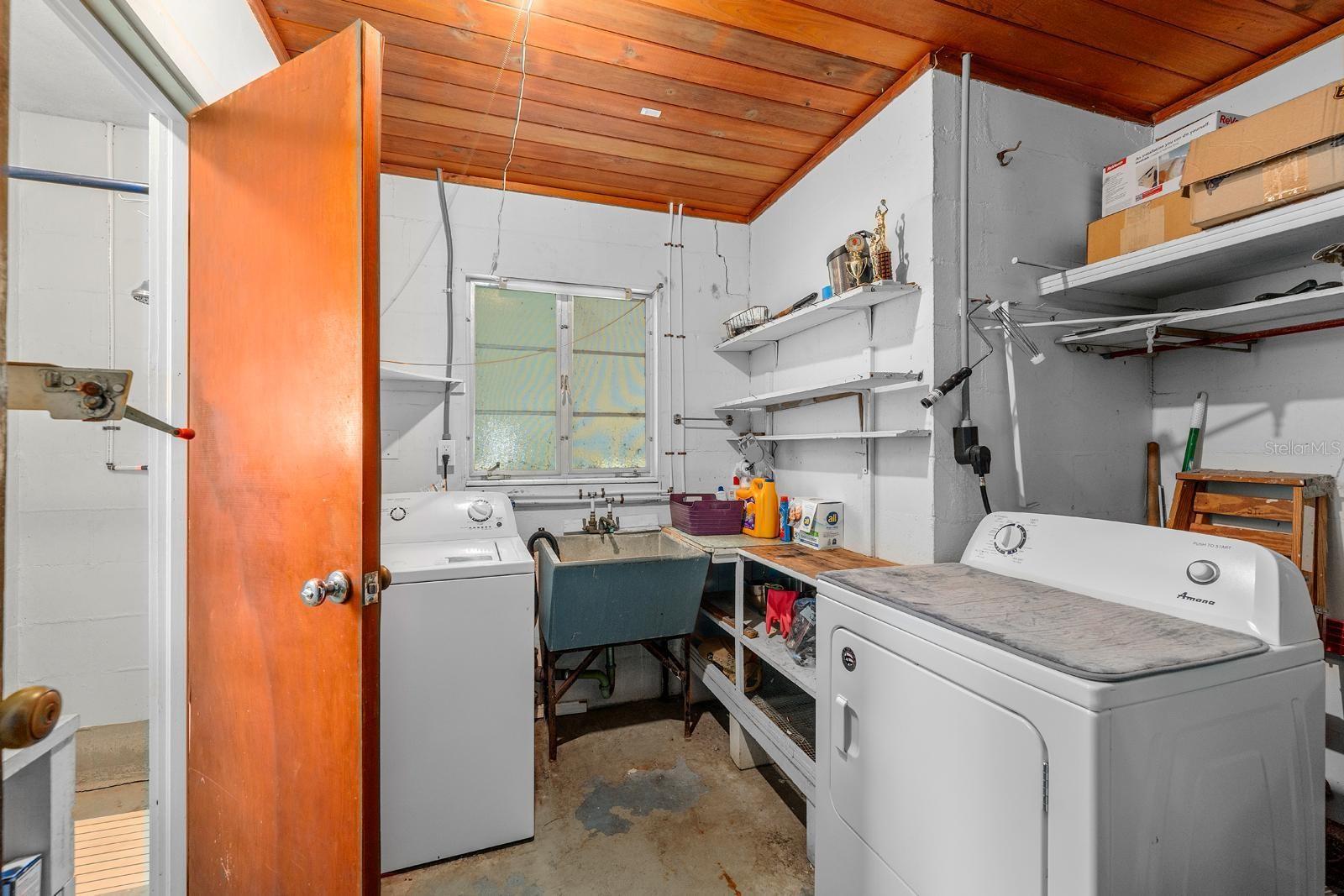 Image 14 of 29 For 10831 Highview Drive