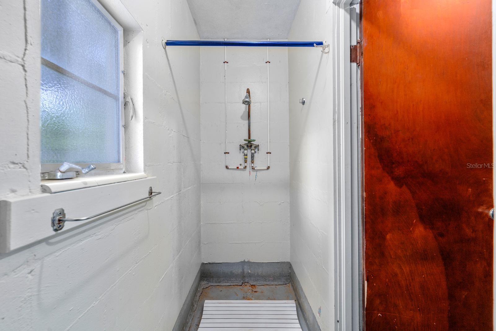 Image 19 of 29 For 10831 Highview Drive