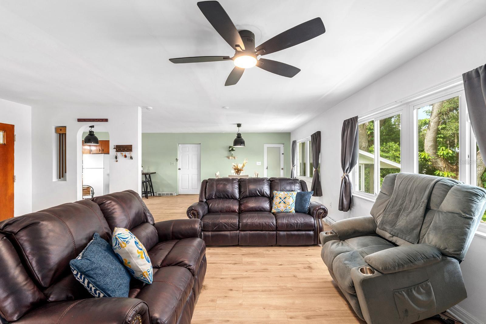 Image 6 of 29 For 10831 Highview Drive