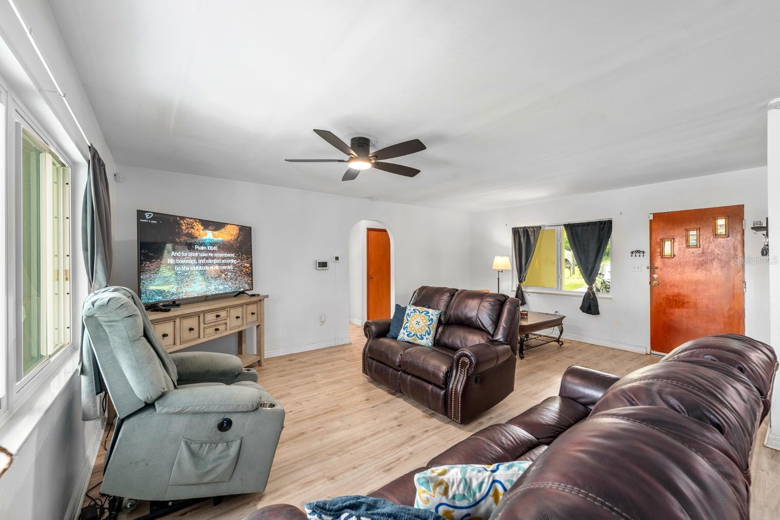 Image 7 of 29 For 10831 Highview Drive