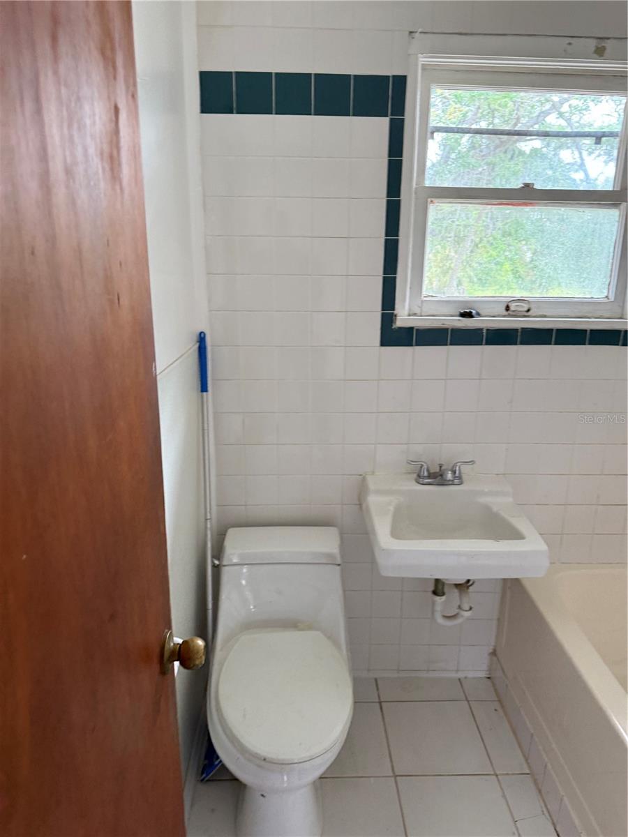 Image 19 of 25 For 3720 18th Avenue S