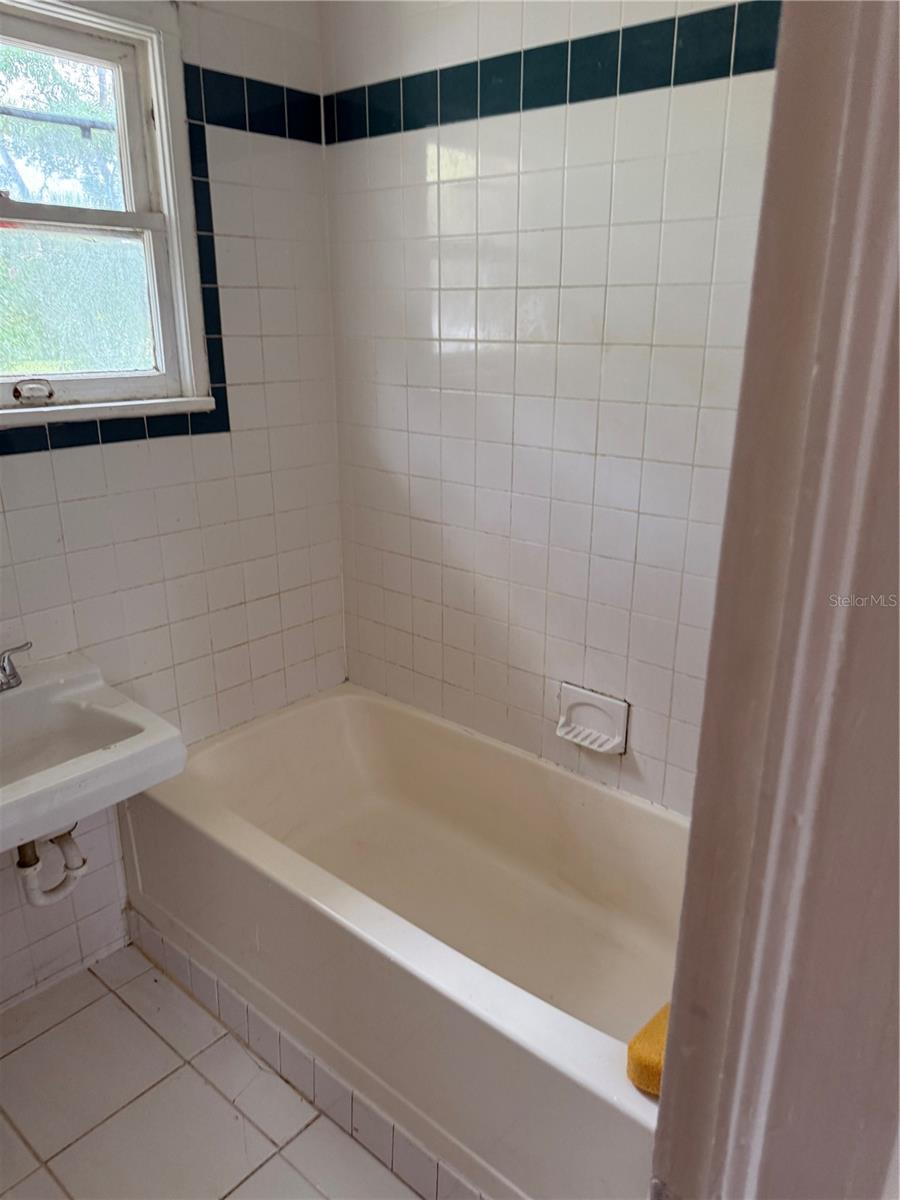 Image 20 of 25 For 3720 18th Avenue S