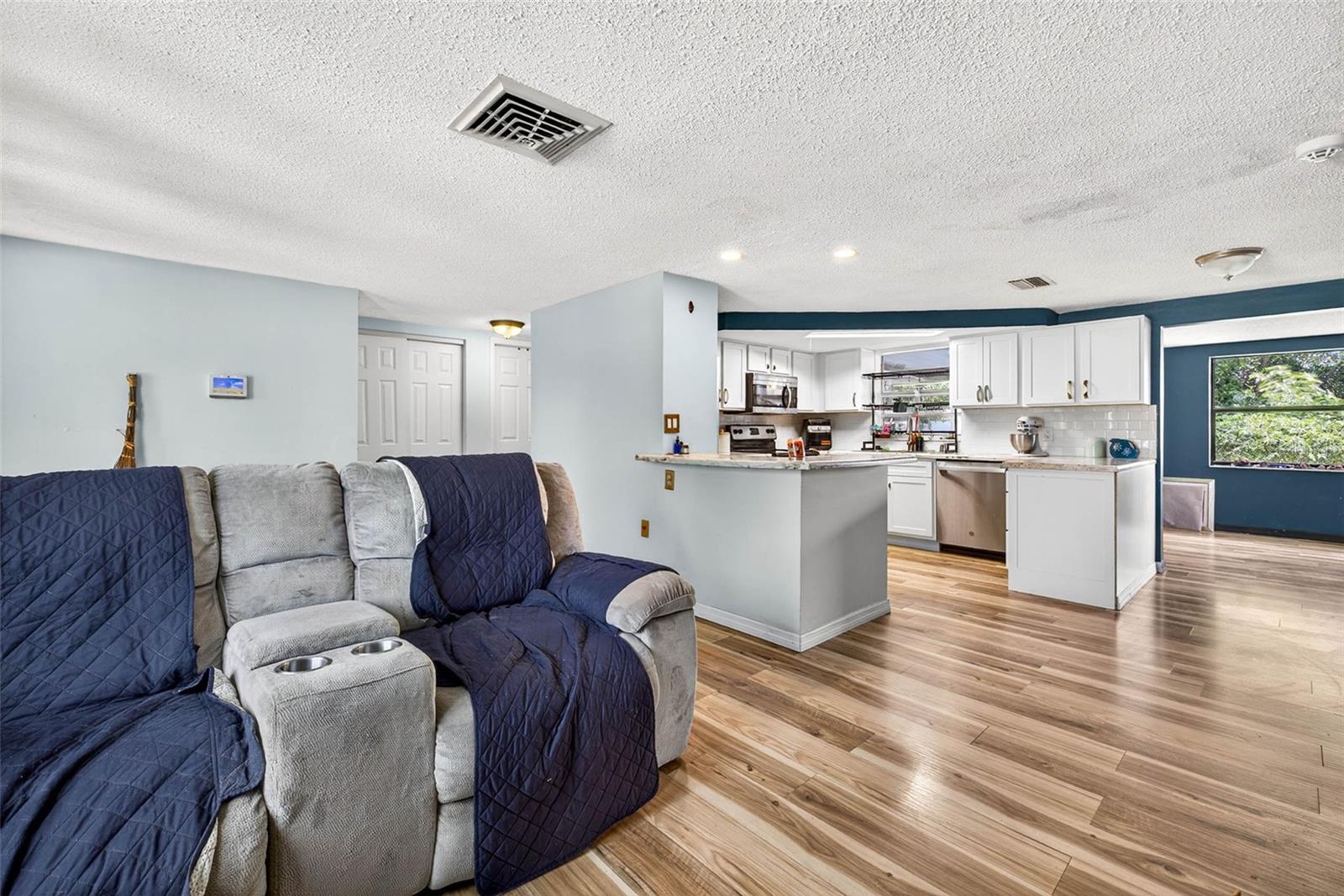 Image 11 of 34 For 7814 Burnham Drive