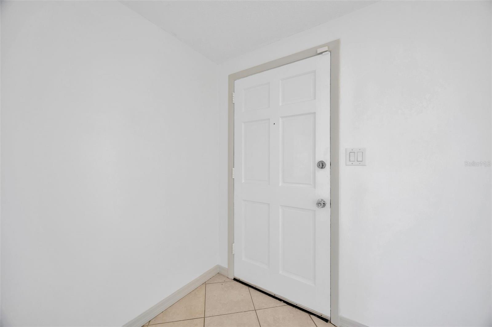 Listing photo id 8 for 3245 Salisbury Drive