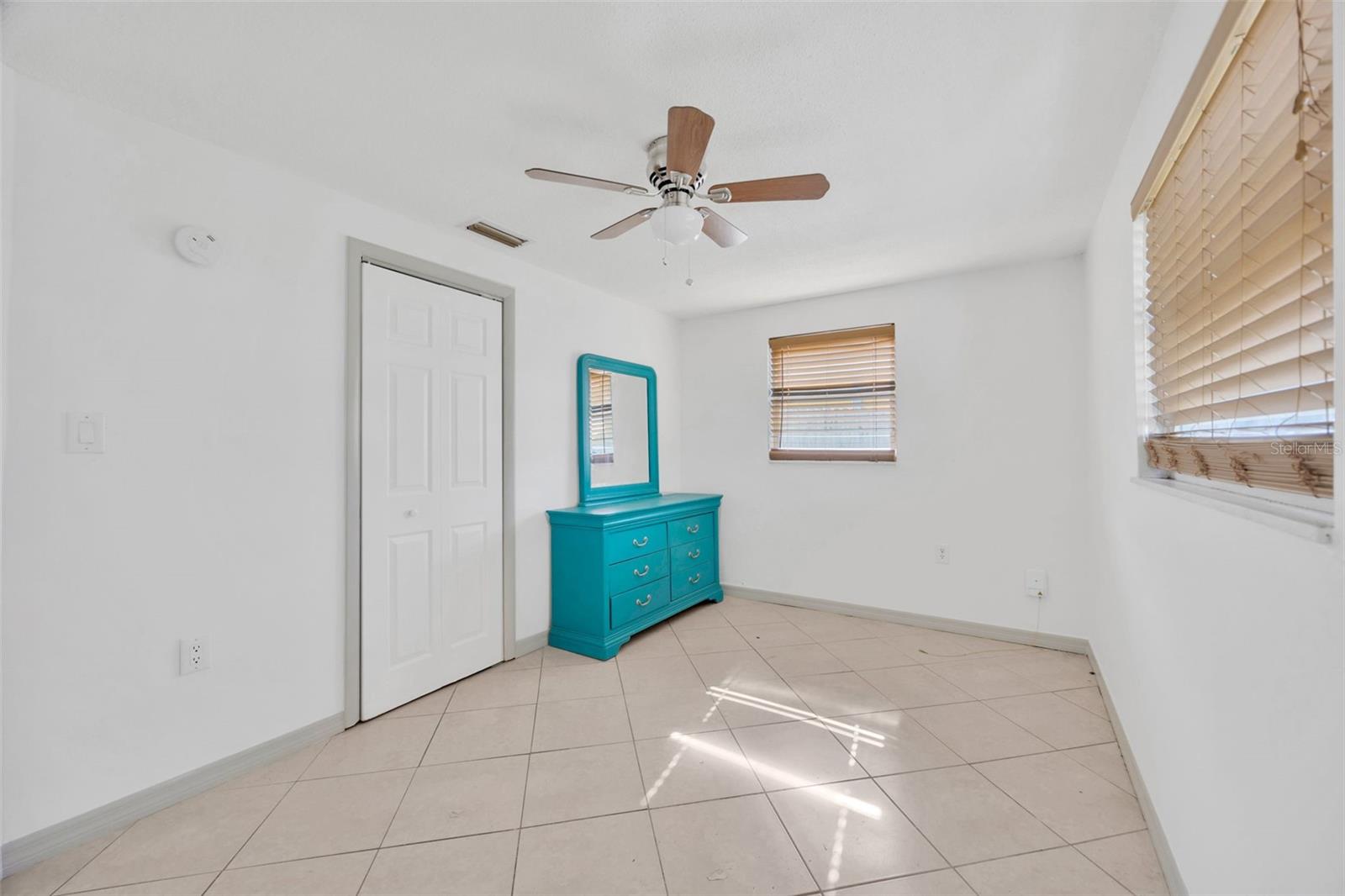 Listing photo id 15 for 3245 Salisbury Drive