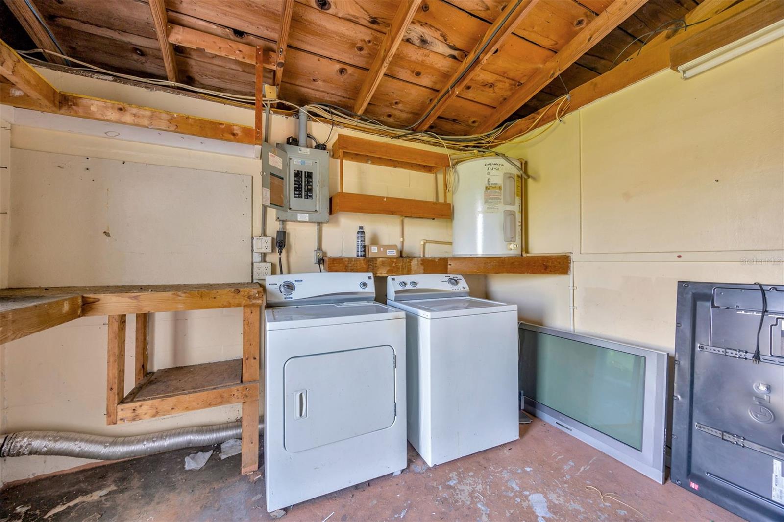 Listing photo id 19 for 3245 Salisbury Drive