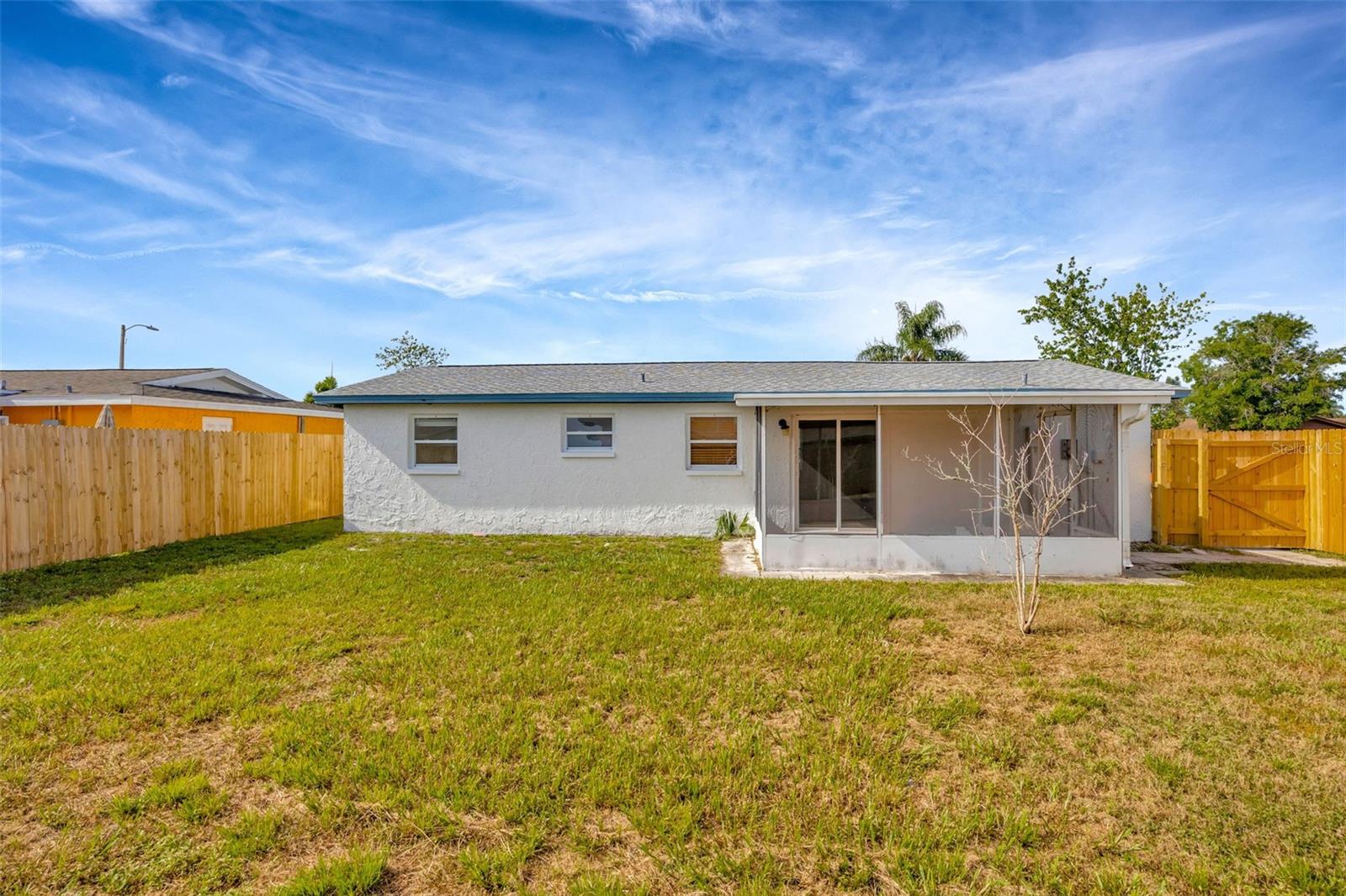 Listing photo id 24 for 3245 Salisbury Drive