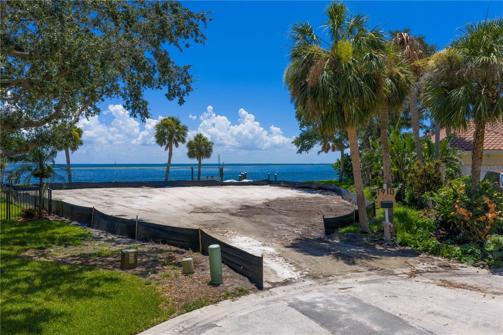 Details for 1910 Illinois Avenue Ne, ST PETERSBURG, FL 33703