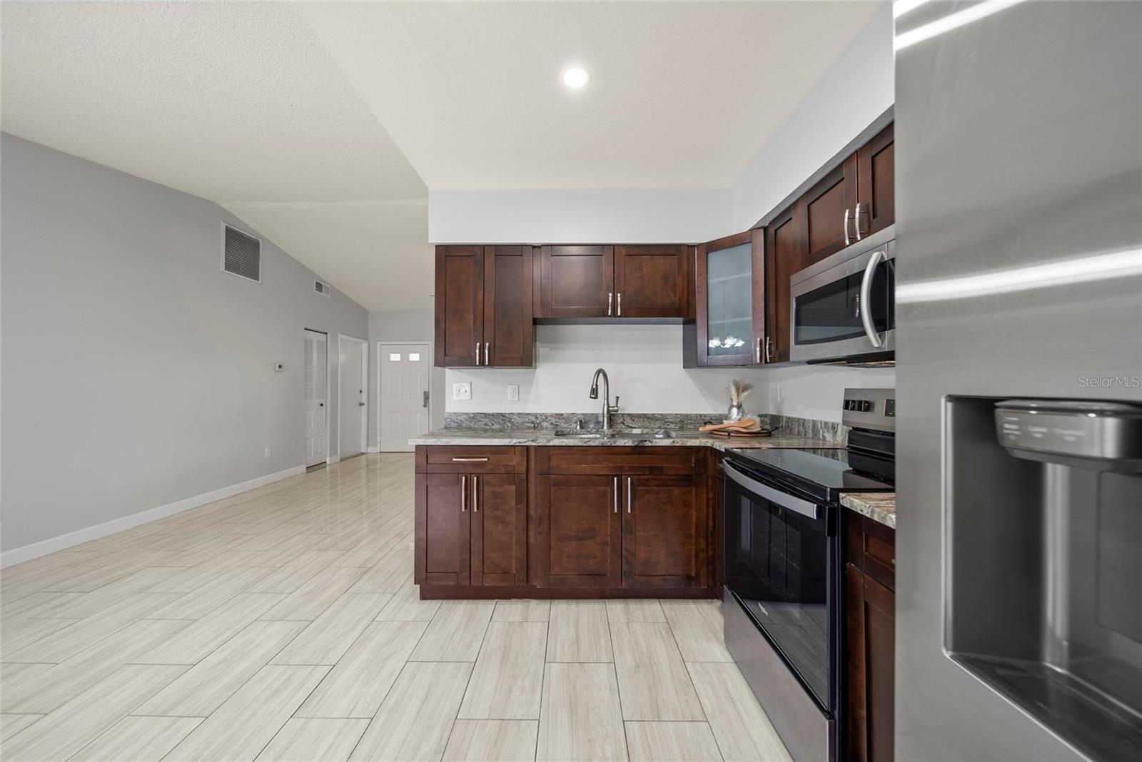 Image 10 of 48 For 14013 Basin Street