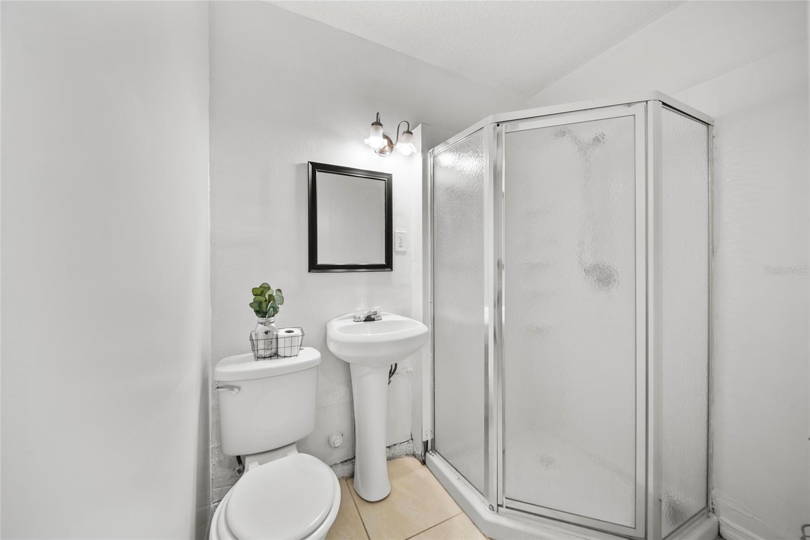Image 25 of 48 For 14013 Basin Street