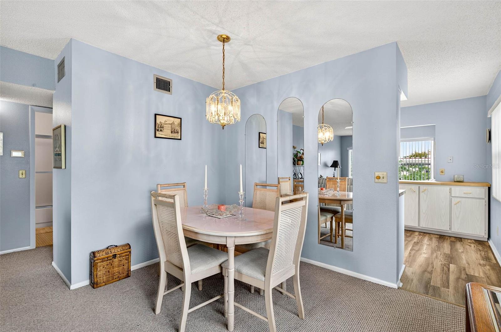 Listing photo id 8 for 2370 Jamaican Street 84