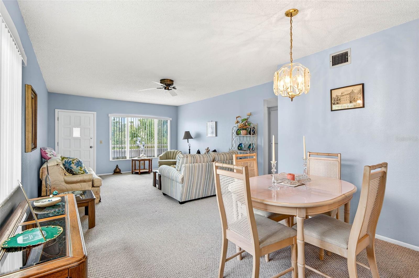 Listing photo id 10 for 2370 Jamaican Street 84