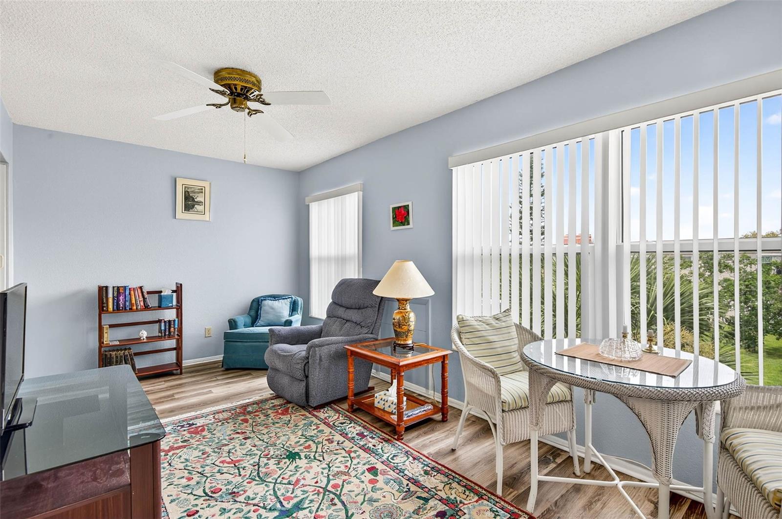 Listing photo id 15 for 2370 Jamaican Street 84