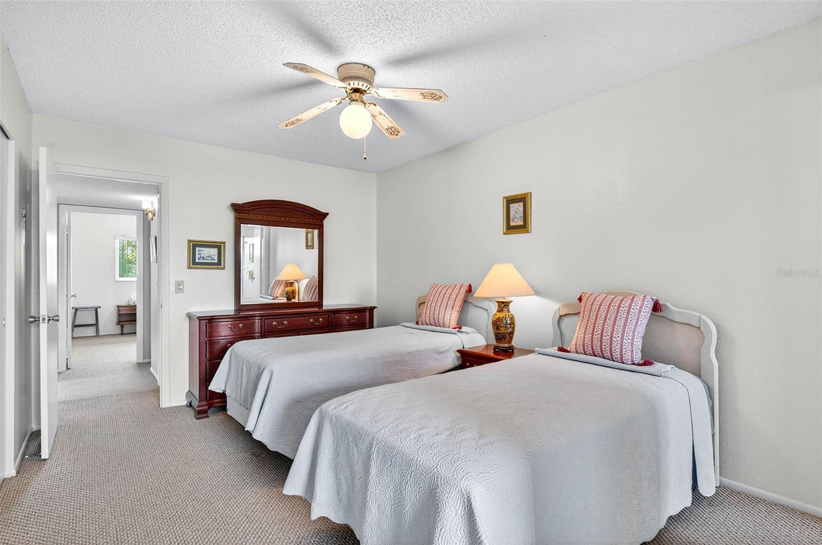 Listing photo id 22 for 2370 Jamaican Street 84