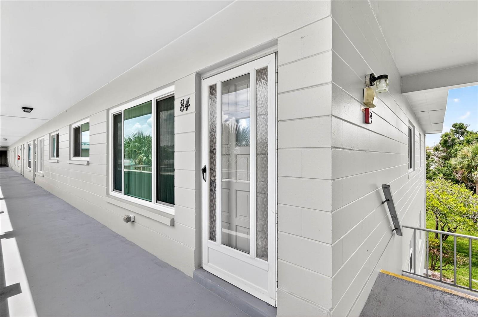 Listing photo id 2 for 2370 Jamaican Street 84
