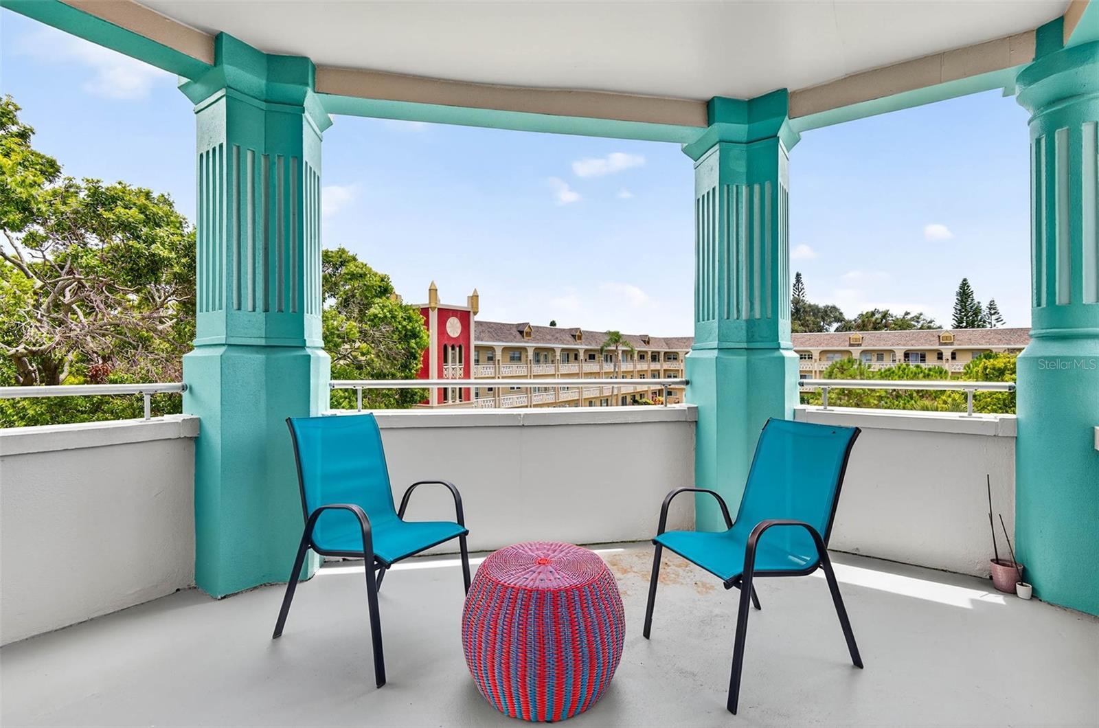 Listing photo id 4 for 2370 Jamaican Street 84