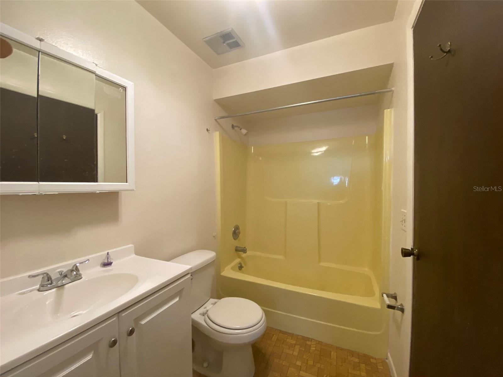 Image 11 of 14 For 301 Woodrow Avenue B
