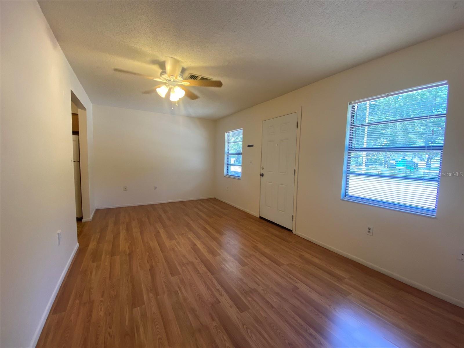 Image 3 of 14 For 301 Woodrow Avenue B