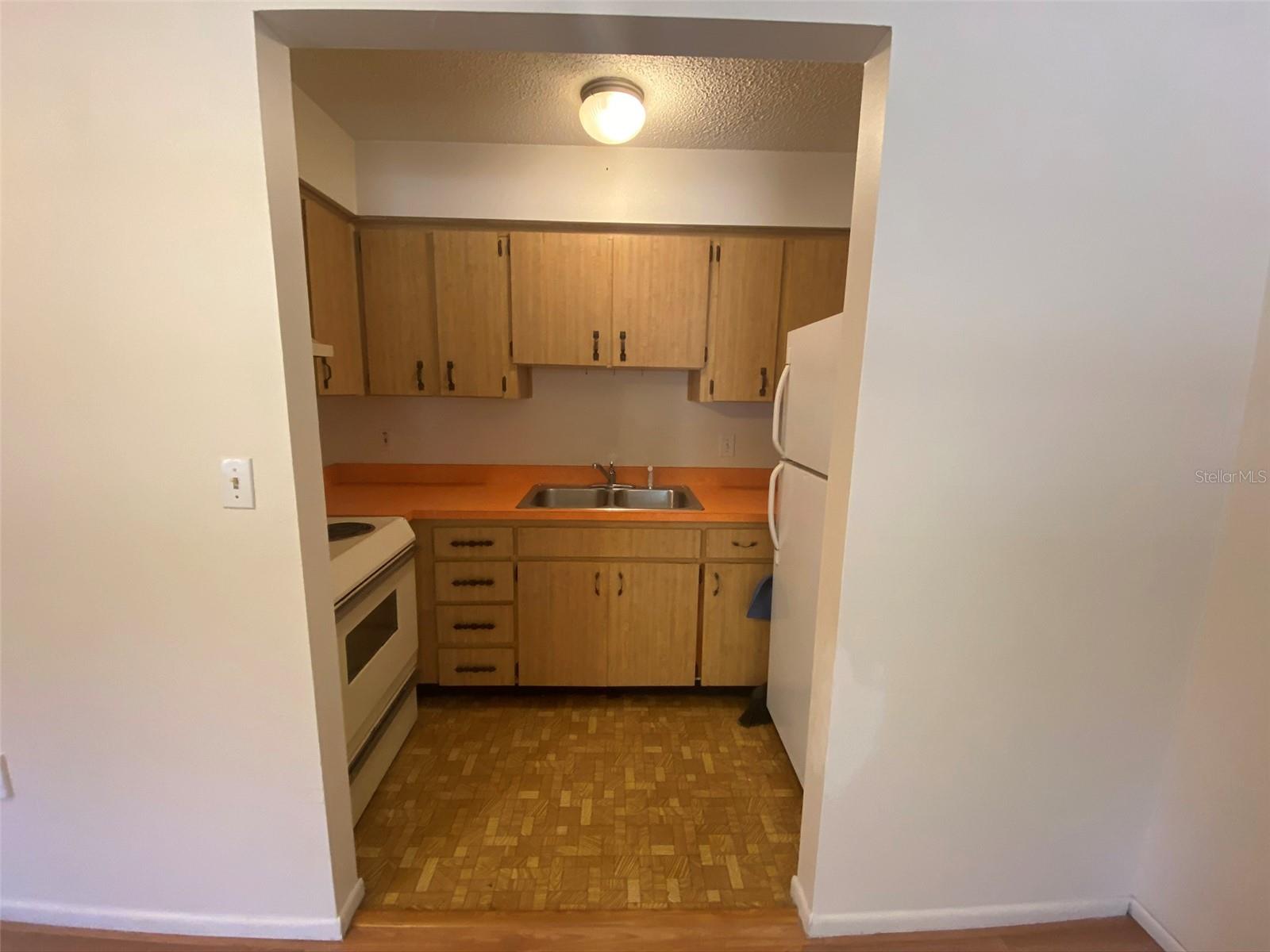 Image 5 of 14 For 301 Woodrow Avenue B