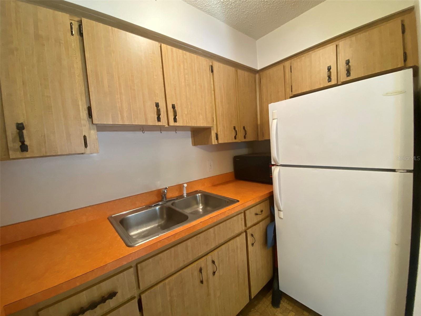 Image 7 of 14 For 301 Woodrow Avenue B