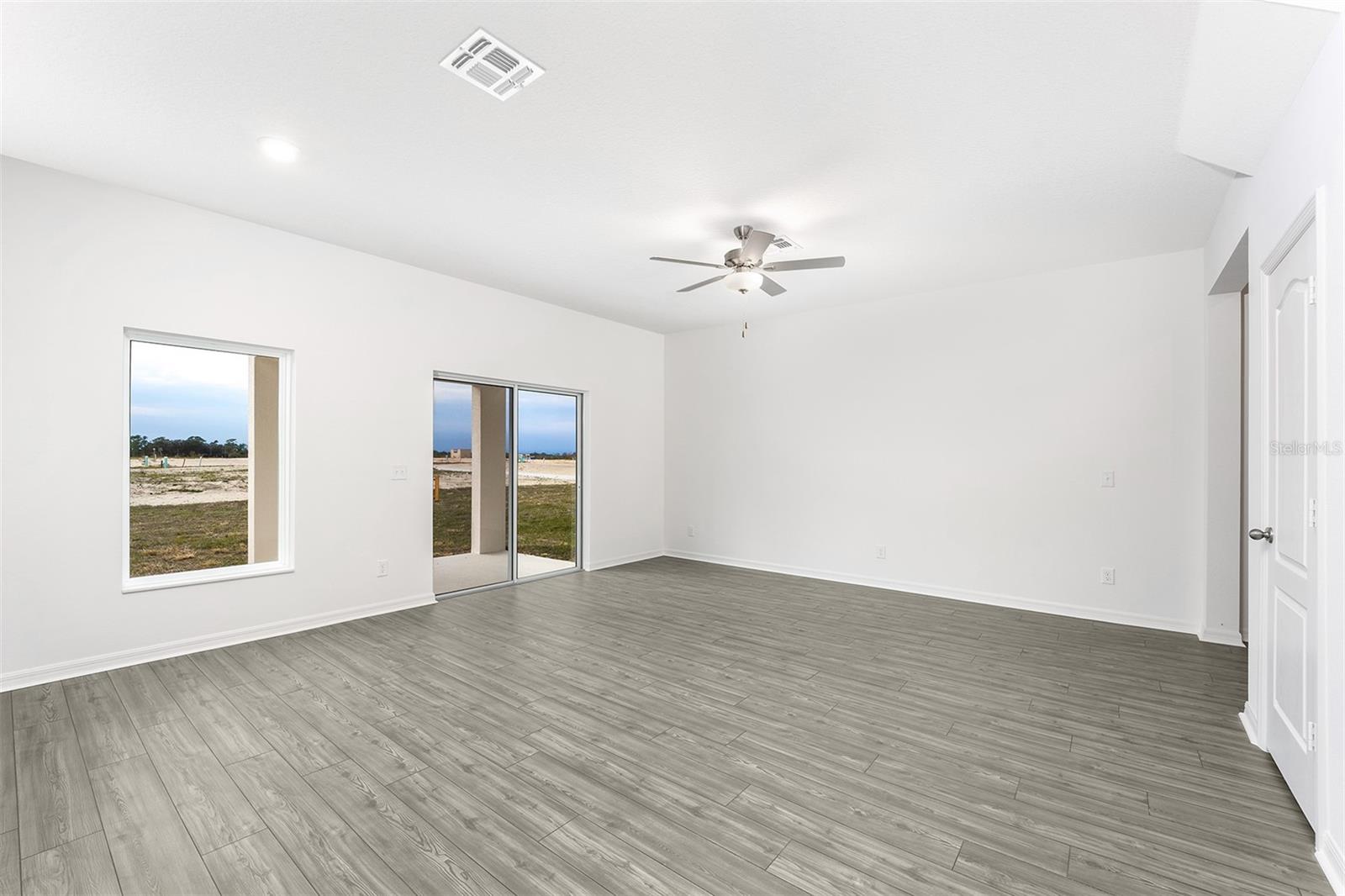Image 3 of 20 For 3712 Bergamot Street
