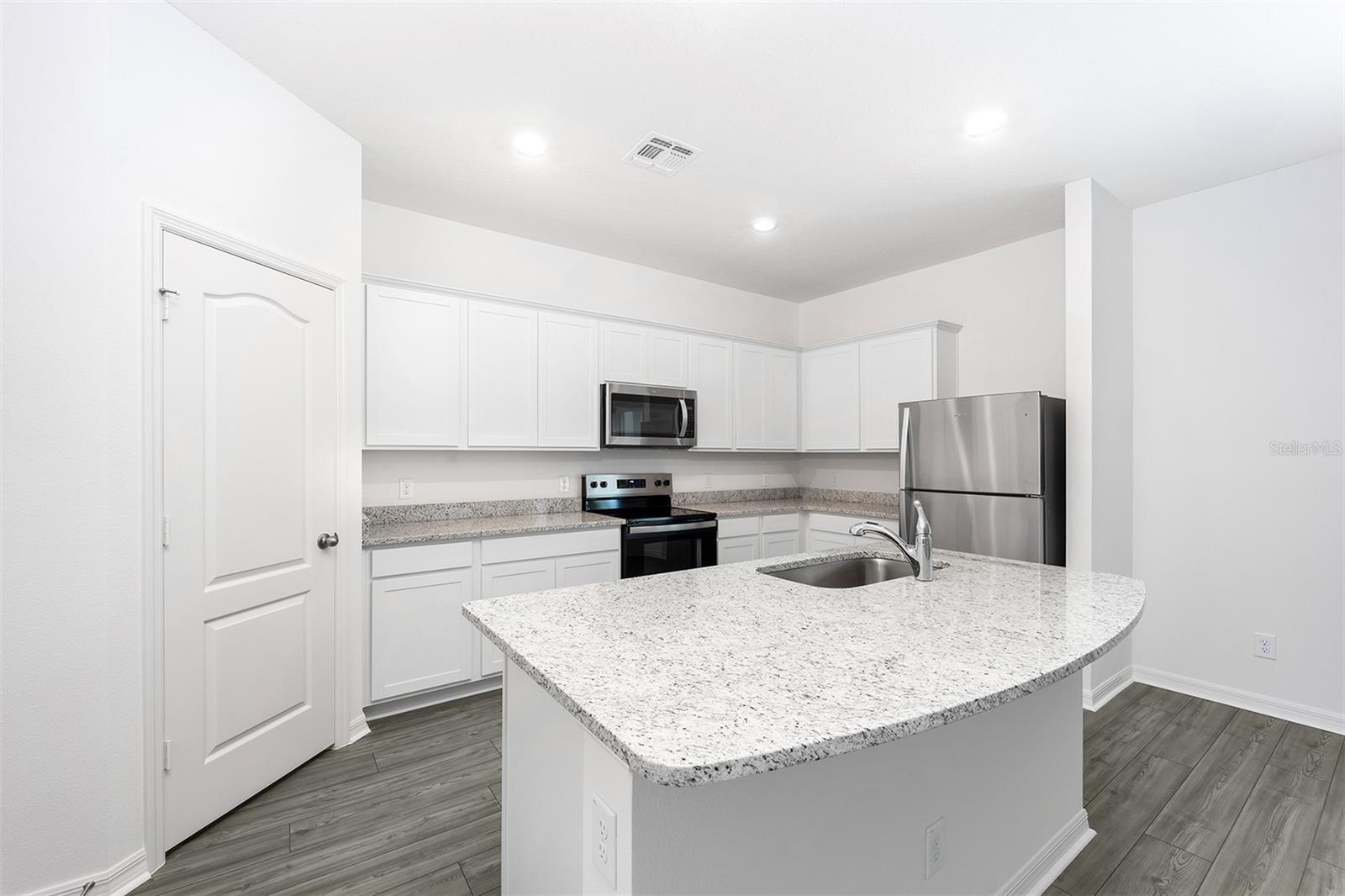 Image 5 of 20 For 3712 Bergamot Street